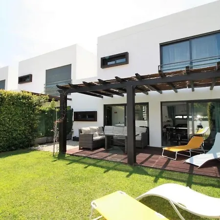 Townhouse 3 Bedroom Townhouse Olhos De Agua Communal Pool At03 Apartment *